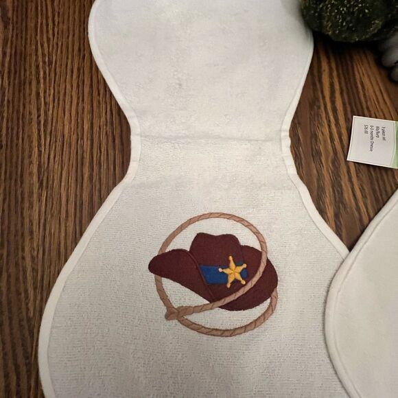 NWT, Embroidered 0-3 month Onesie, Burp Cloth and Bib Set - Picture 7 of 7